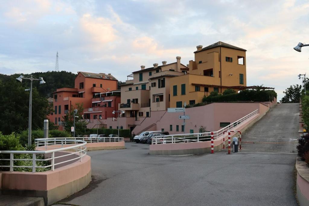 Appartement Dans Un Terrain De Golf, 5 Min De La Mer En Voiture, Parking Gratuit Cogoleto Exteriör bild