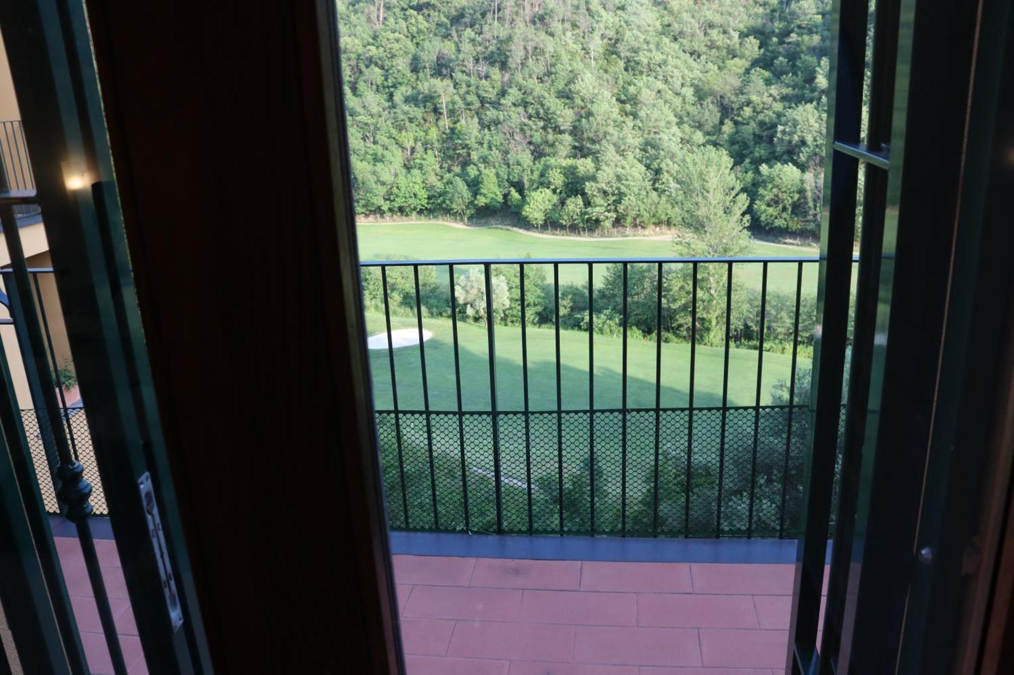 Appartement Dans Un Terrain De Golf, 5 Min De La Mer En Voiture, Parking Gratuit Cogoleto Exteriör bild